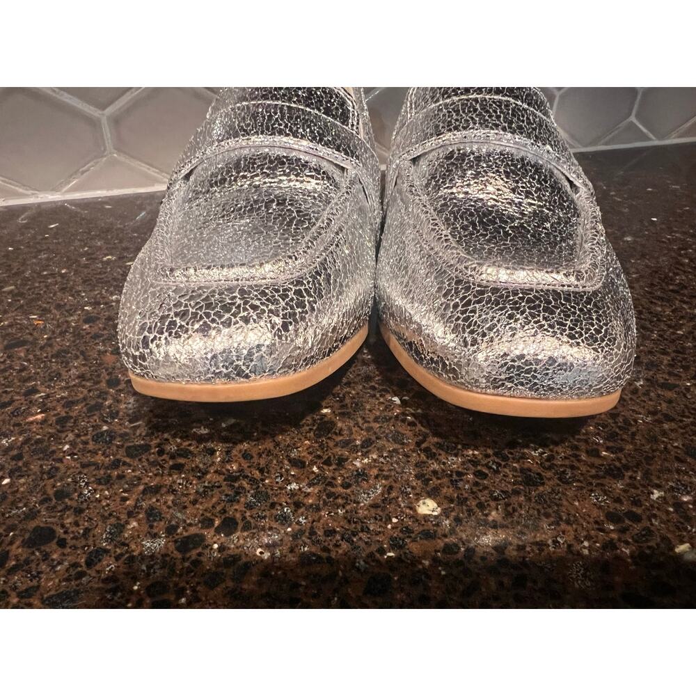 Tom’s Silver Crinkle Leather Sparkle Lynette Loafer Y3K 8.5 EUC Metallic Shiny - Picture 6 of 10